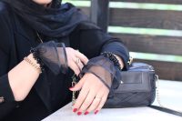 دستکش نیمه سنگ دوزی